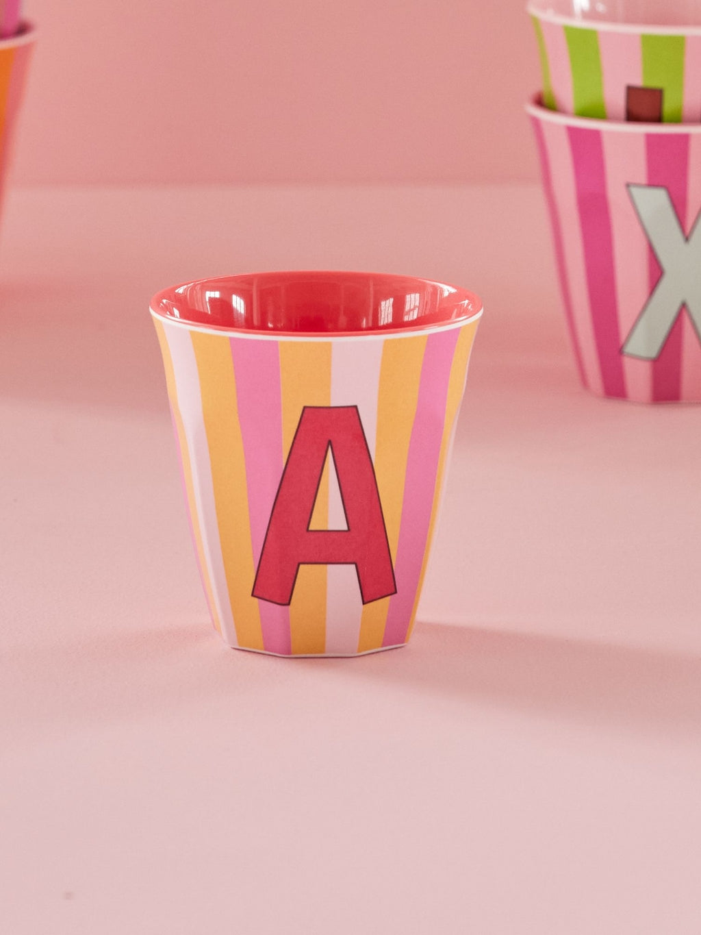 Buchstabenbecher-rosa gestreift