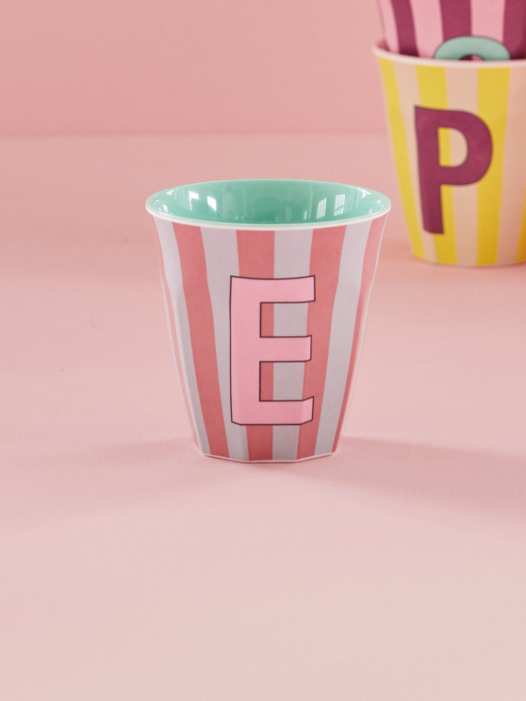 Buchstabenbecher-rosa gestreift
