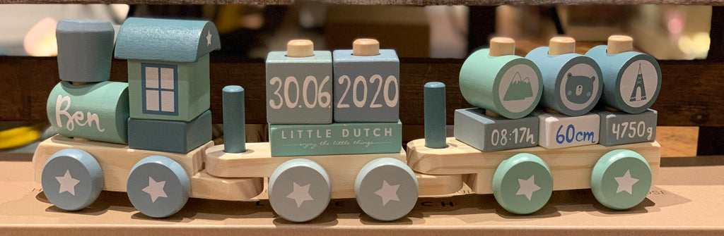 Holz-Eisenbahn mit Steck-Formen