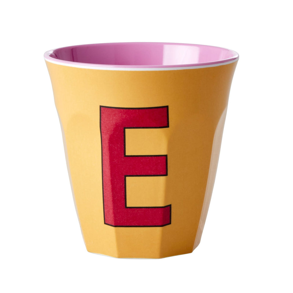 Buchstabenbecher unifarben Mädchen