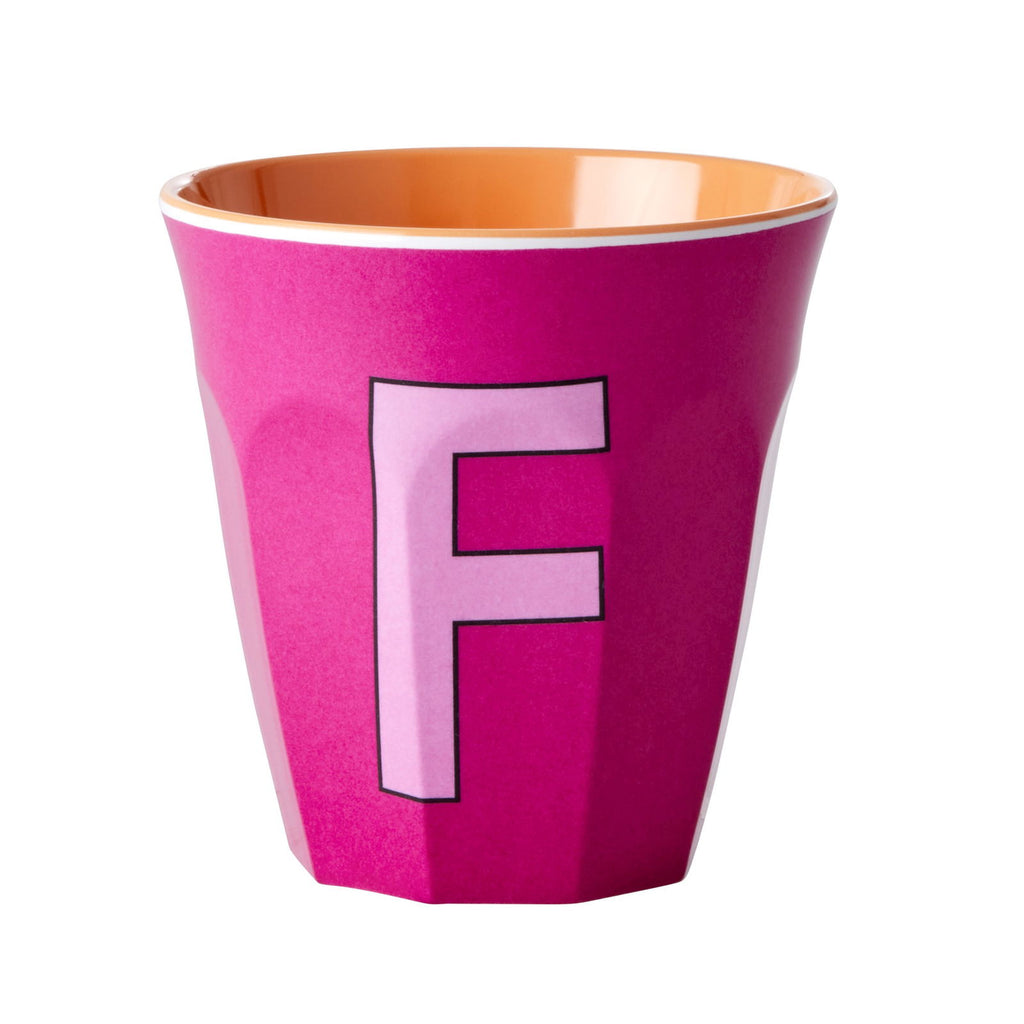 Buchstabenbecher unifarben Mädchen