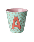 Buchstabenbecher Blumen